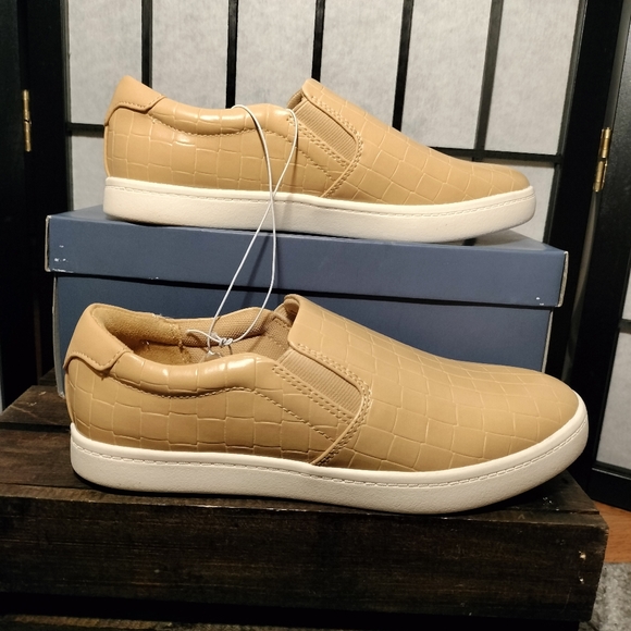 Universal Thread Kelsey Sneaker Tan Size 6 - Picture 1 of 5